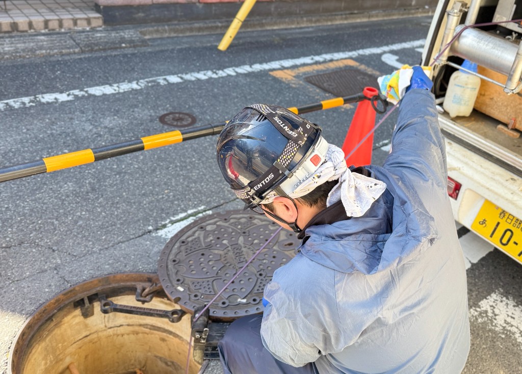 マンホール点検作業