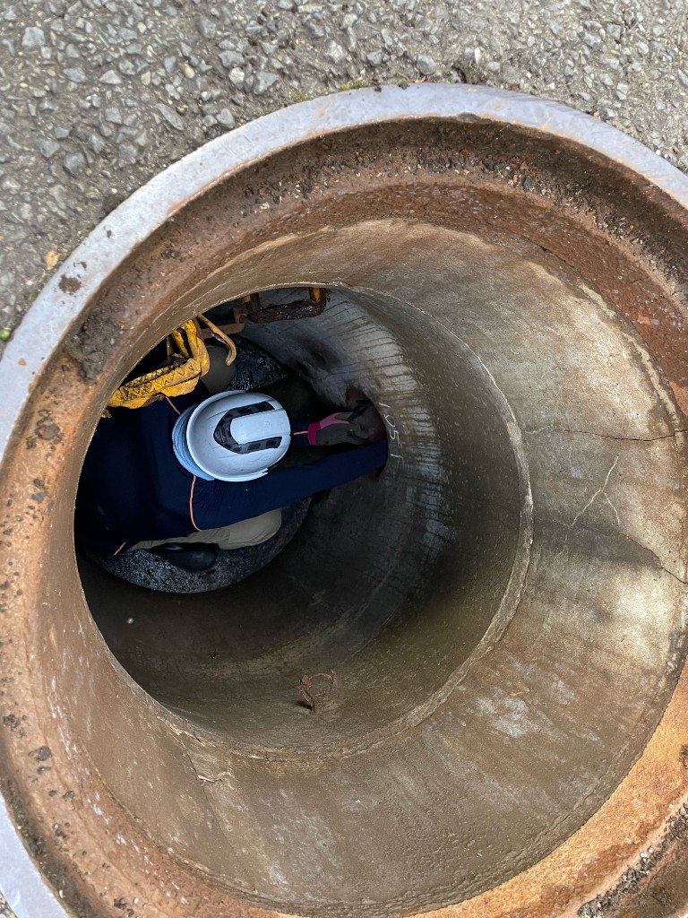 マンホール作業