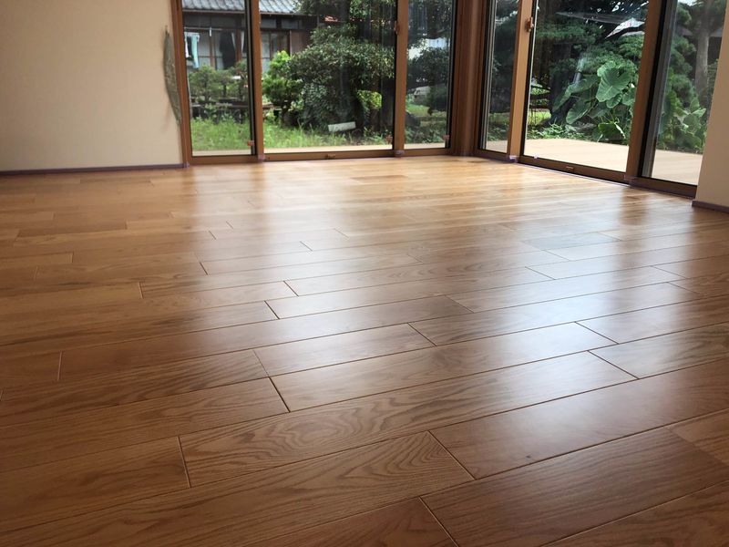 施工前のフローリング