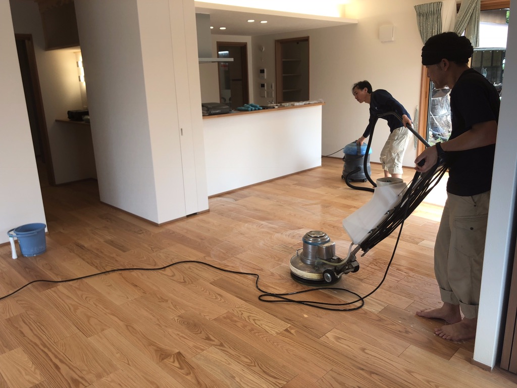 施工中（研磨・清掃）